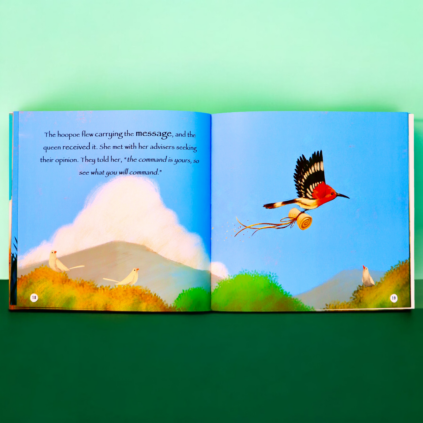 الصورة تعرض صفحات داخلية من كتب مجموعة اقصص الأنبياء 12 كتابا باللغة الإنجليزية